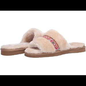 Women’s Minnetonka London Slippers - Cream